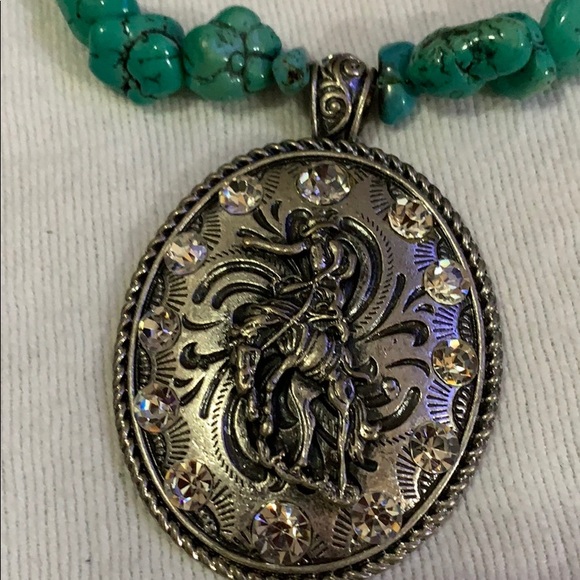 Green necklace and set of earring - Picture 2 of 2